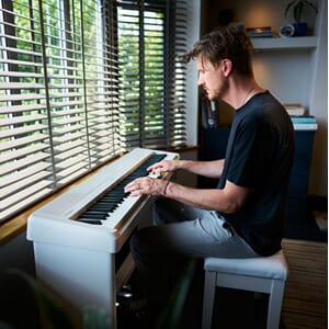Roland FP-40 Hvid Interiør Krakki Klaverpakke